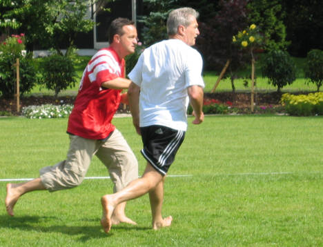 Fussball 091b.jpg   36kb   26.03.2021 22:21:49